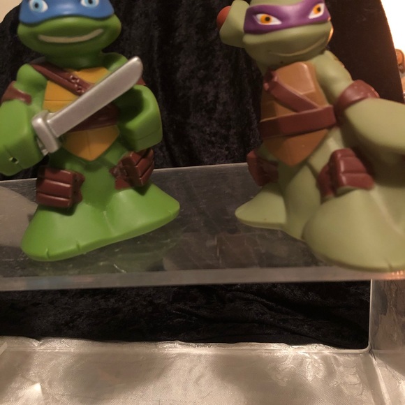 Teenage mutant ninja turtles & some Disney toys - Picture 3 of 8